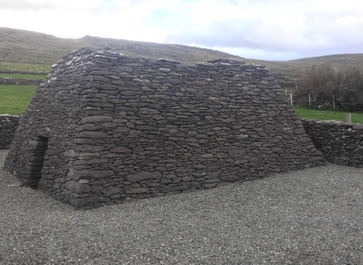 The 8th or 9th century, dry-stoned, corballed St Brendan’s Oratory/Teampaillin Breanainn close-by Kilmalkedar. A quiet place of prayer. It is in the same style as nearby Gallarus Oratory but is 300 years older.