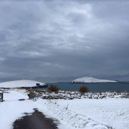 The following piece is from a recently published book Órchiste Nollag, a collections of Christmas stories and traditions from West Kerry, collected and edited by Máirín Uí Shé. The book is published by Oidhreacht Chorca Dhuibhne.