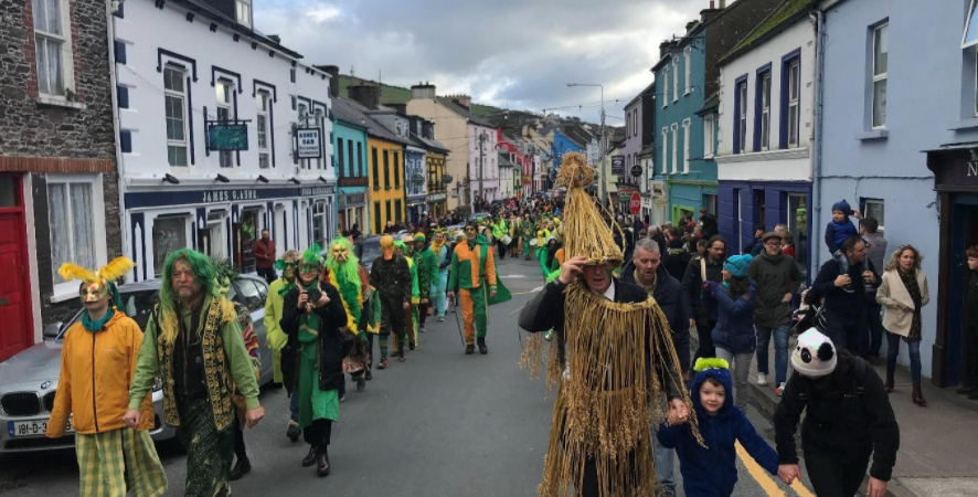 Green & Gold Wran showing costumes, strawboy and Wran Captain complete with sword
